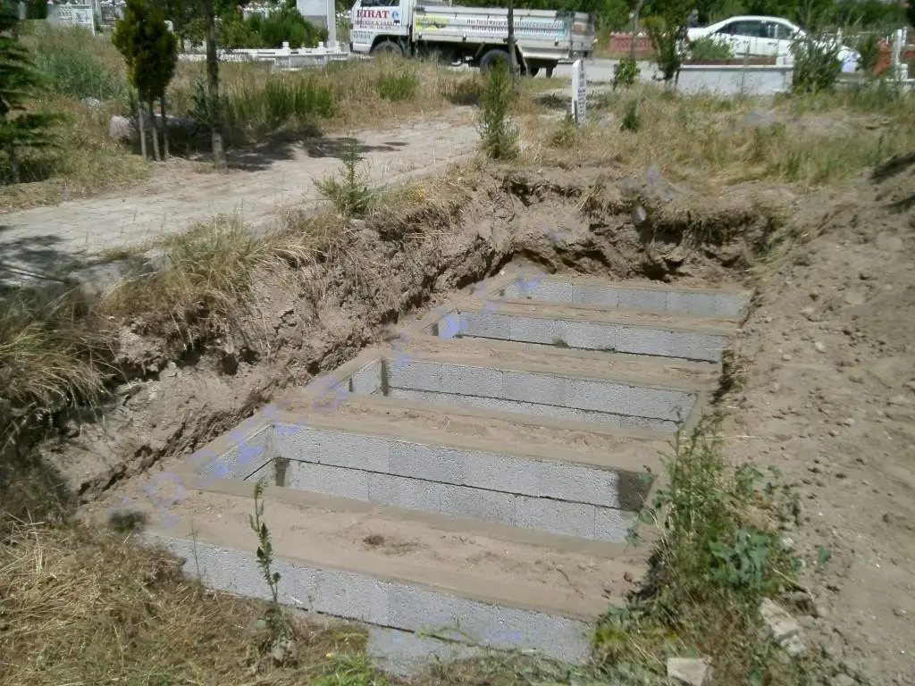 Taş kaplanmadan önce hazırlanan mezar alt yapısı — 5