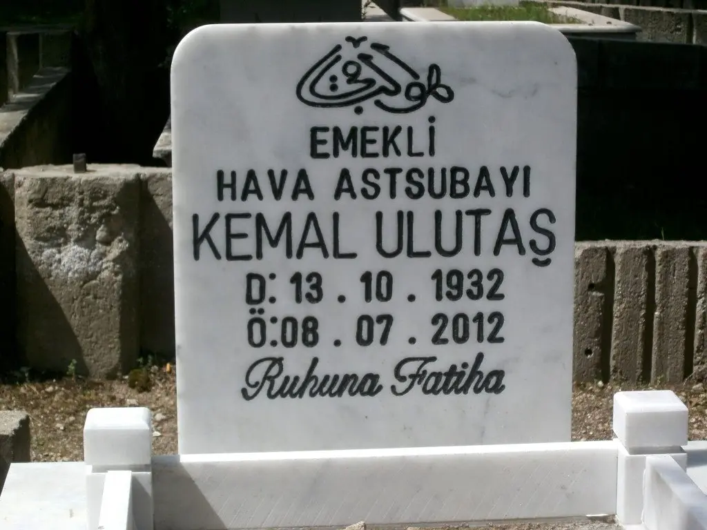 Isparta’da yapılmış, çerçeveli ve baş taşlı bir kabir — 20