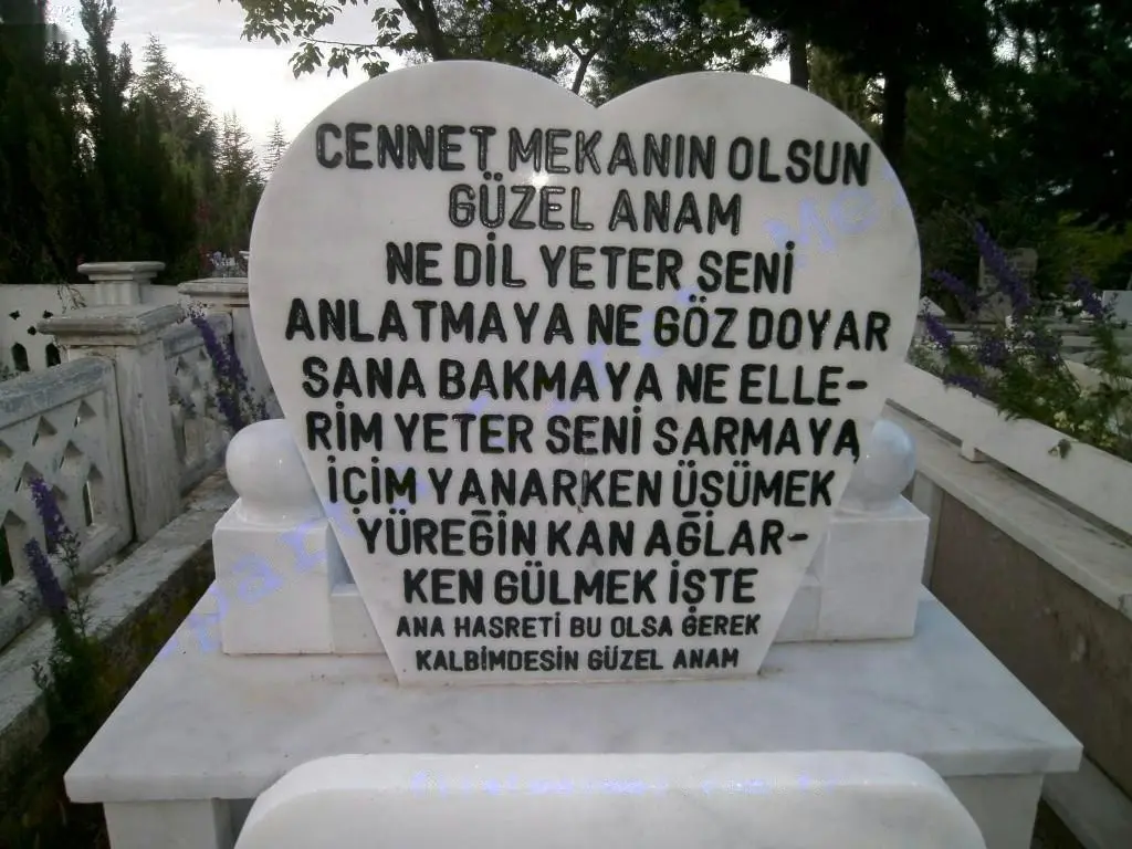 Isparta’da yapılmış, çerçeveli ve baş taşlı bir kabir — 59