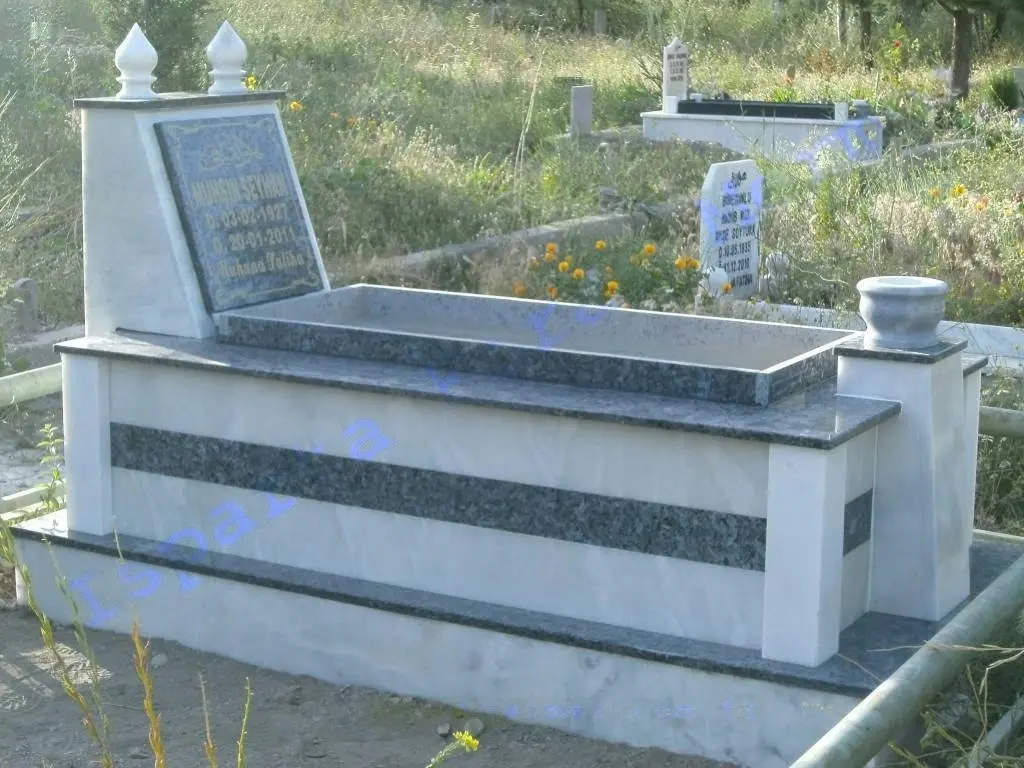 Isparta’da yapılmış, çerçeveli ve baş taşlı bir kabir — 71
